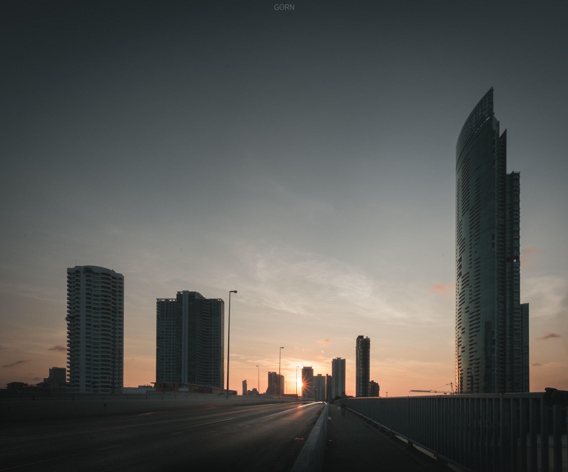 Panorama Bangkoku nad rzeką Chao Phraya