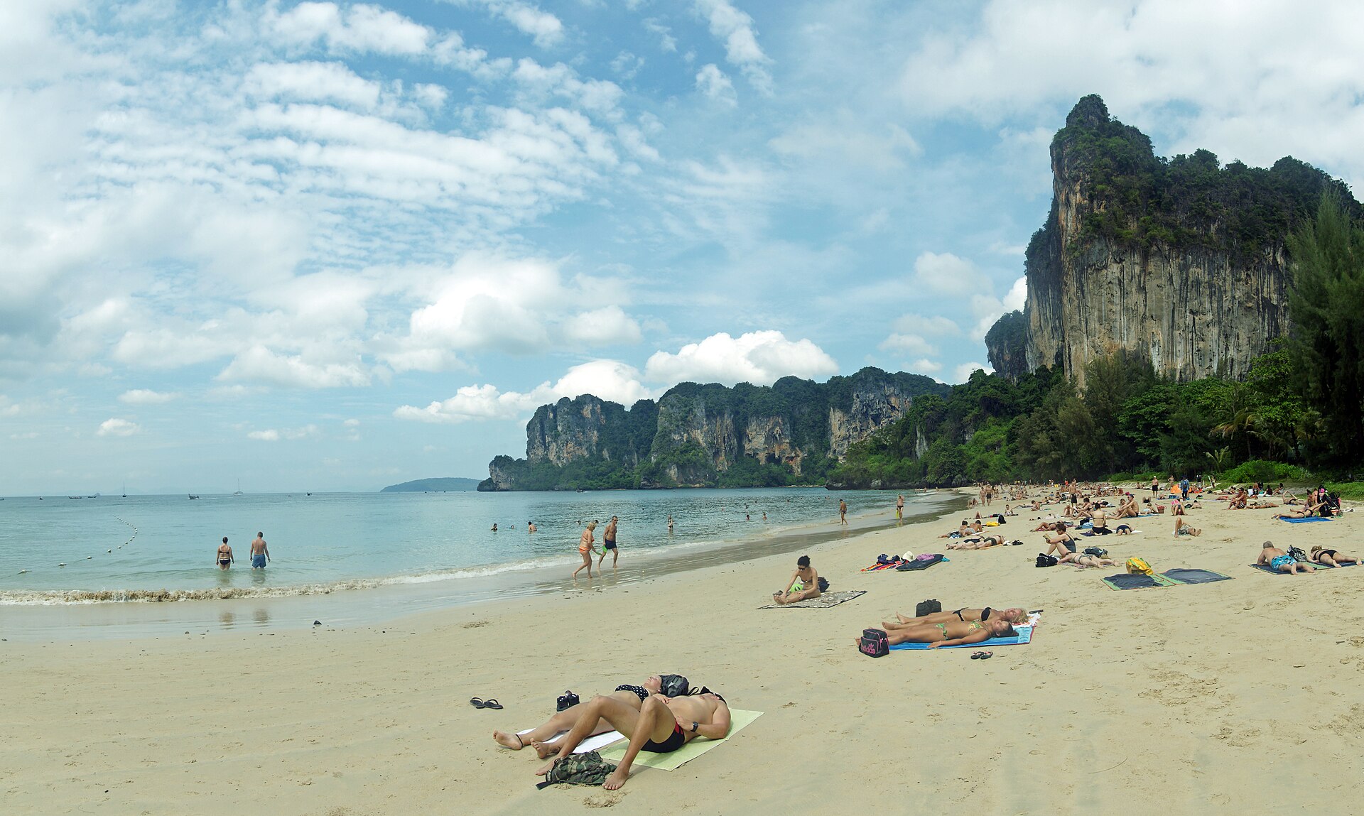 Plaża Railay i wapienne skały w Krabi